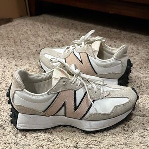 New Balance 327 - size 7